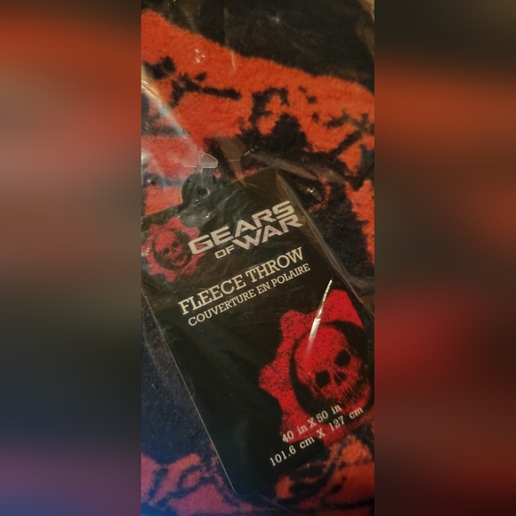 Gears Of War Fleece Throw Blanket NWT - Picture 1 of 3